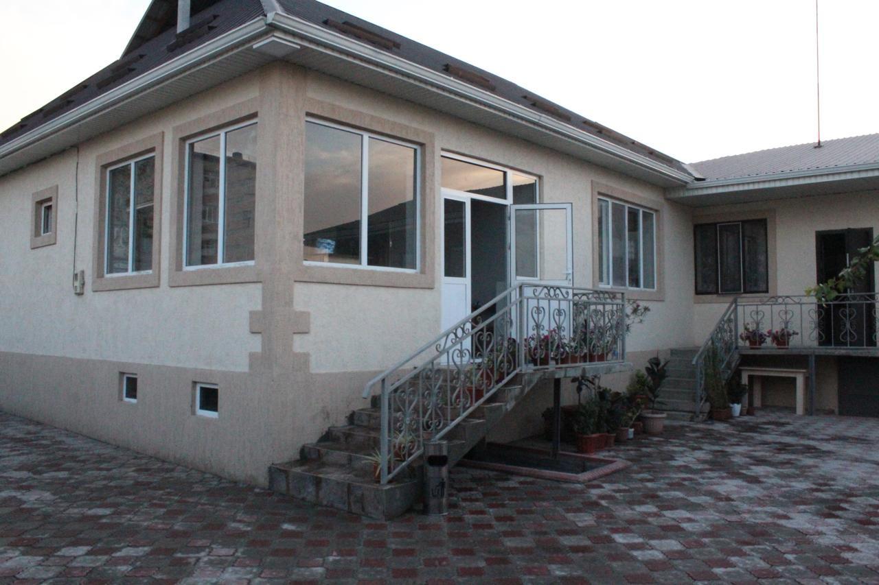 Guest House Etnodom Jalal-Abad Buitenkant foto